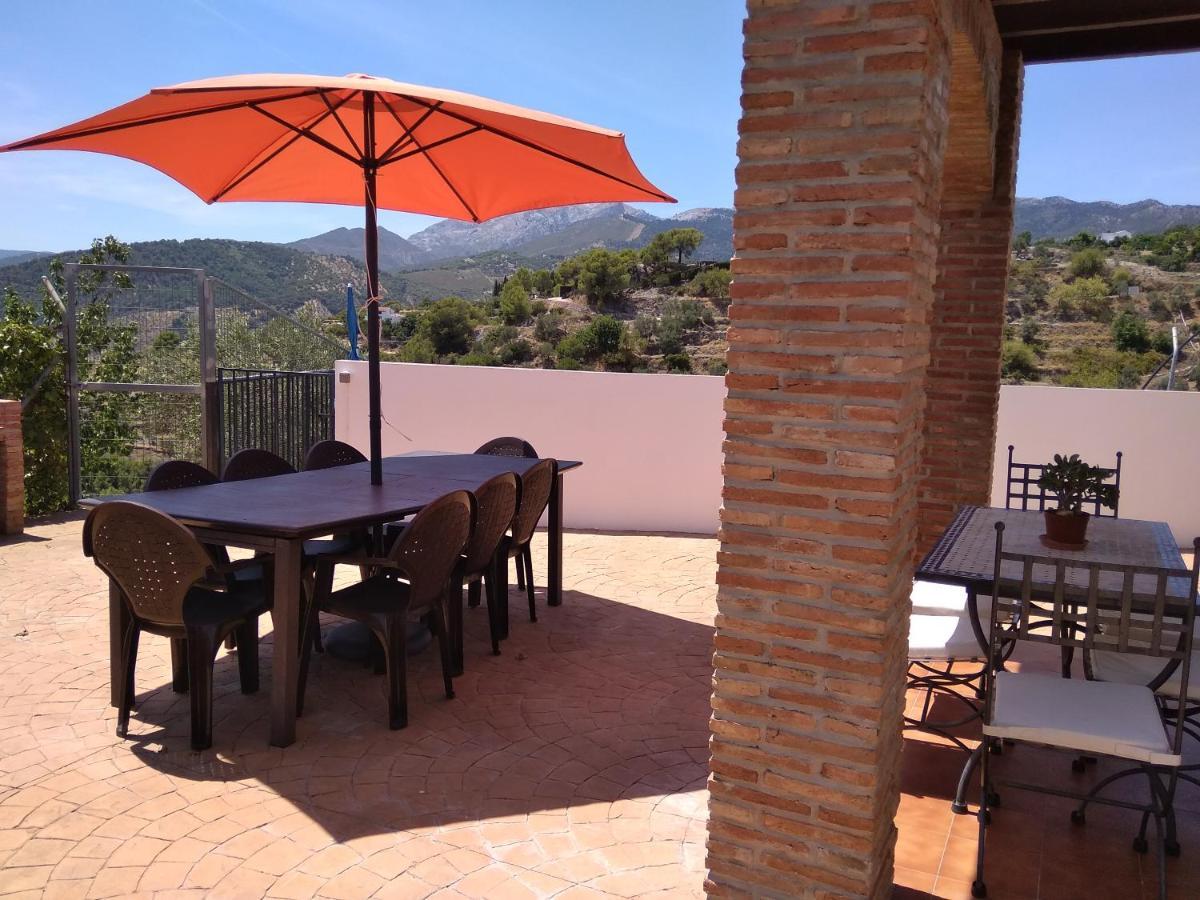Casa Rural La Revuelta Con Las Mejores Vistas A La Naturaleza Yunquera Luaran gambar