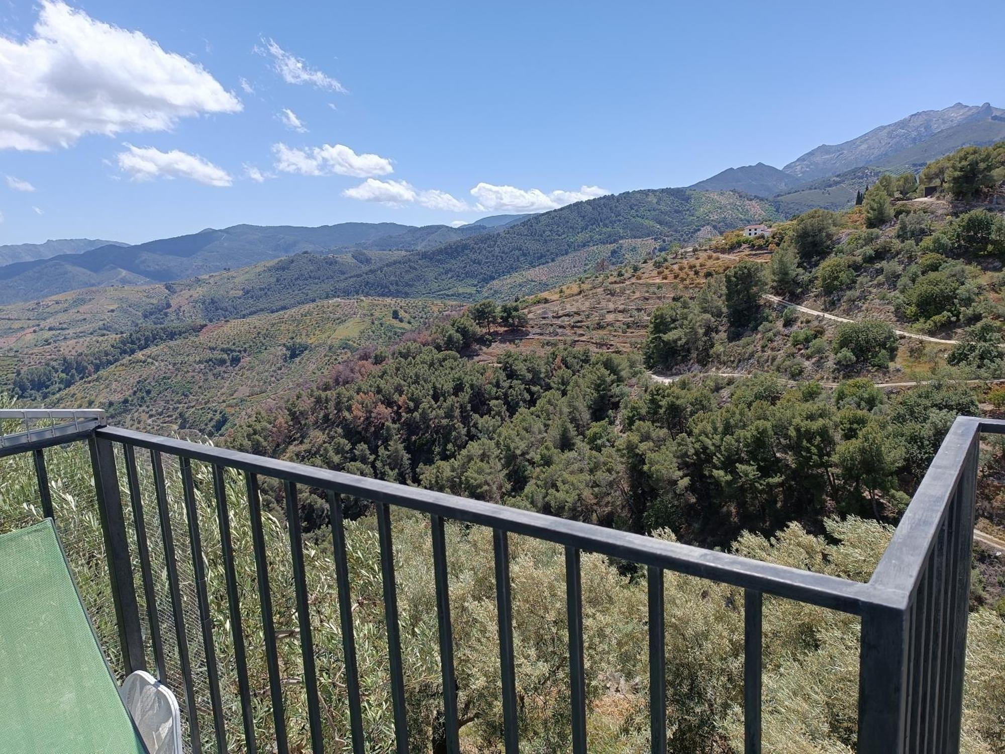Casa Rural La Revuelta Con Las Mejores Vistas A La Naturaleza Yunquera Luaran gambar